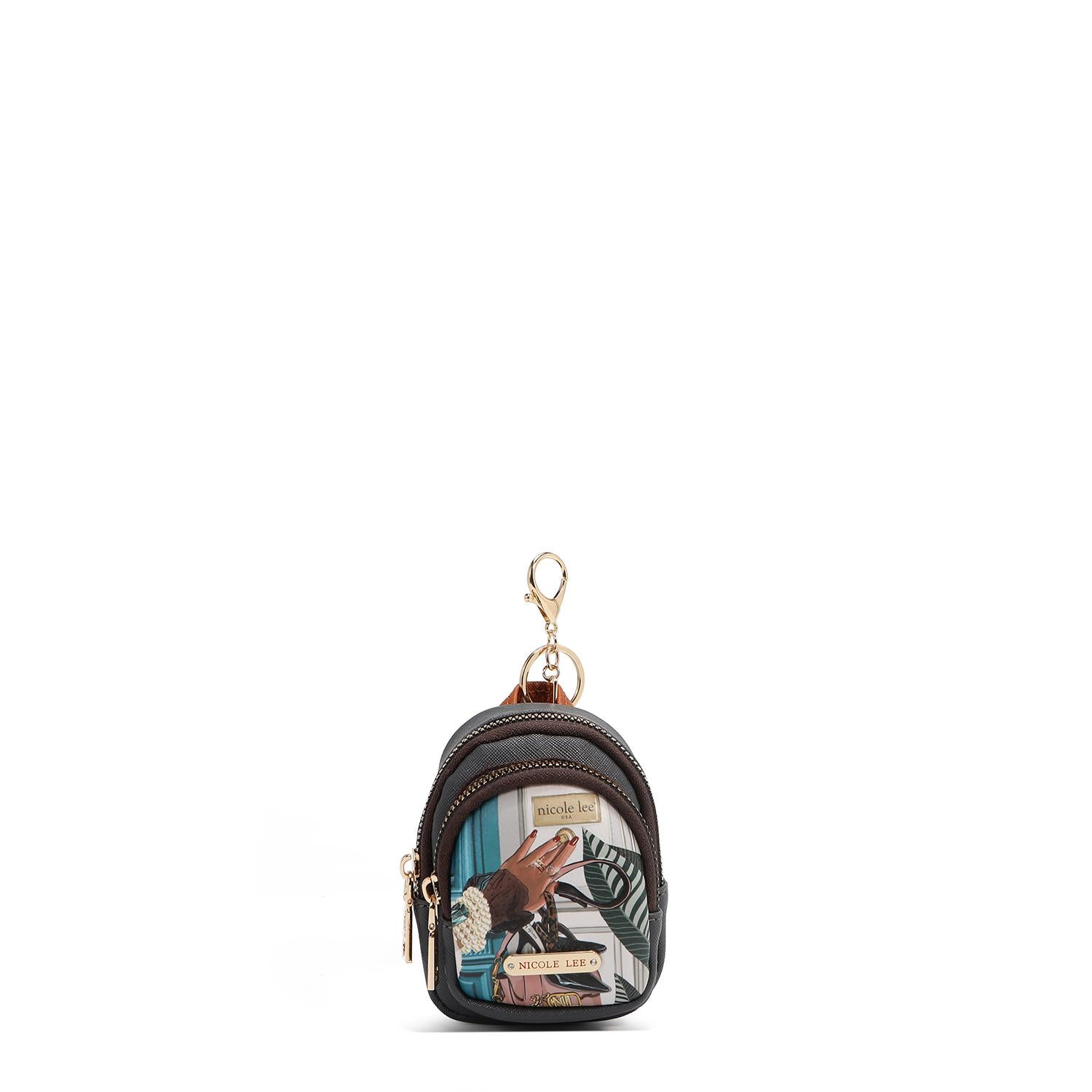 Llavero Monedero Nicole Lee Gris Tipo Mochila Emotion SS26