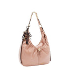 Bolsa hobo Nicole Lee acabado brillante y llavero FW25