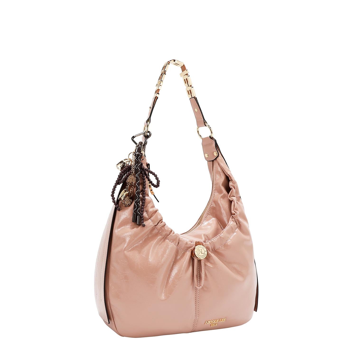 Bolsa hobo Nicole Lee acabado brillante y llavero FW25