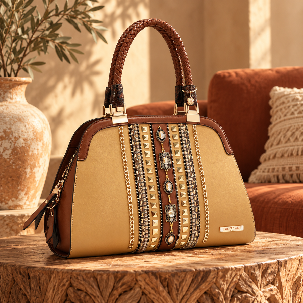 Bolsa Dome Nicole Lee Bicolor Con Pedreria Jewel Y Stud FW26