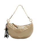 Bolsa media luna Nicole Lee acabado brillante y llavero FW25