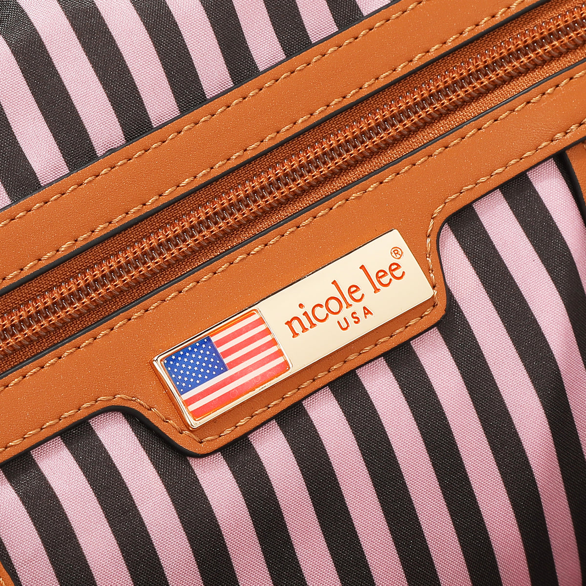 Bolsa cruzada Nicole Lee de nylon holográfica FW25