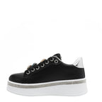 Tenis con charms y plataforma Nicole Lee Samantha FW25