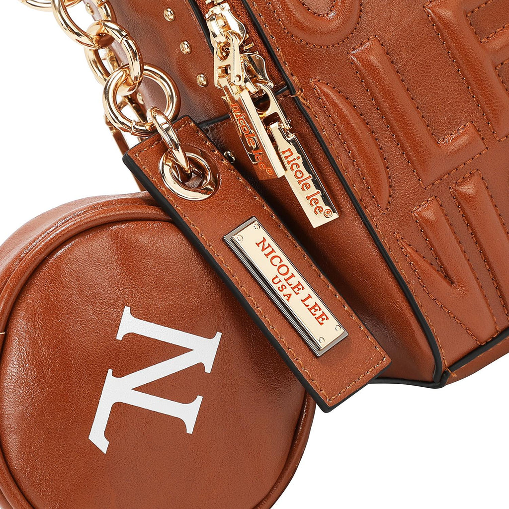 Bolsa de mano Nicole Lee en relieve y con monedero FW25